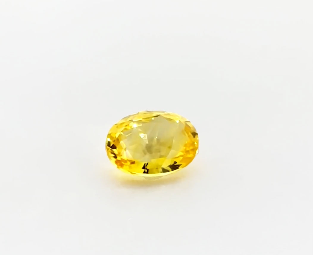 1.10 ct Ceylon Yellow Sapphire – Oval Cut, Certified Sri Lankan Gemstone