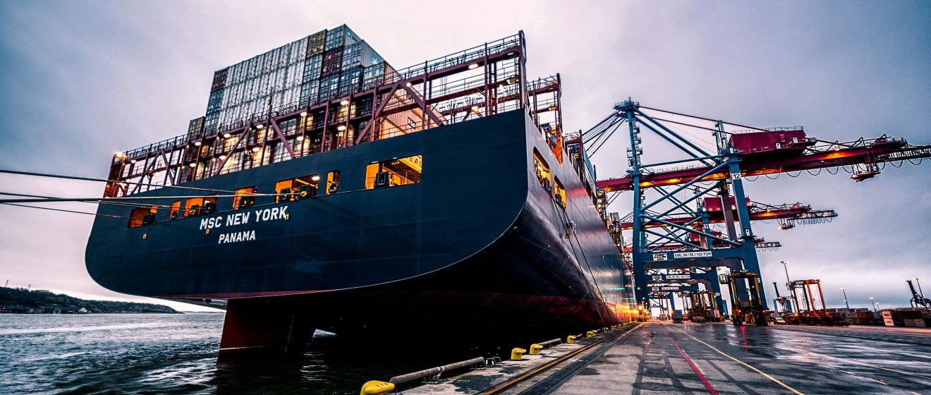 pexels-albinberlin-906982